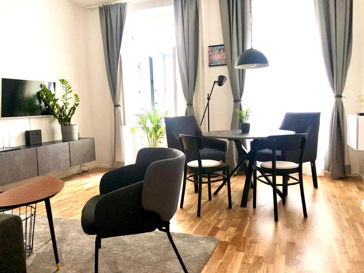 Boutique Kingfisher - Viennas Trendiest Neighbourhood Wenen